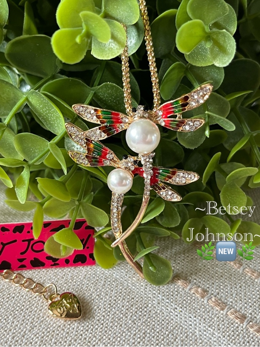 Betsey Johnson Red & Green Dragonfly Pearl Necklace with Crystals ~ 🆕~